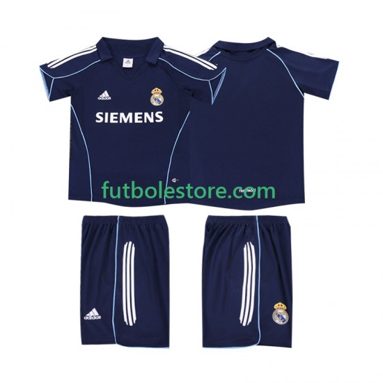 Segunda Equipación del Real Madrid Retro 2005 2006 Manga Corta para Niño (Camiseta y pantalón) Segunda Equipación del Real Madrid Retro 2005 2006 Manga Corta para Niño (Camiseta y pantalón)