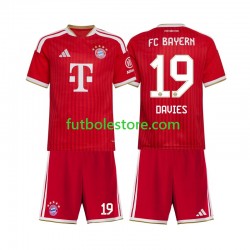 Primera Equipación del Bayern de Múnich Alphonso Davies 19 2026-2027 Manga Corta para Niño (Camiseta y pantalón)