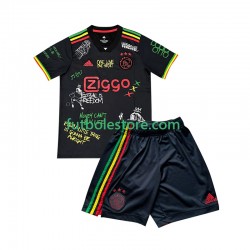 Primera Equipación del AFC Ajax Bob Marley Special 2025-2026 Negro Manga Corta para Niño (Camiseta y pantalón) Primera Equipación del AFC Ajax Bob Marley Special 2025-2026 Negro Manga Corta para Niño (Camiseta y pantalón)