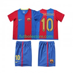Primera Equipación del FC Barcelona RONALDINHO 10 Retro 2006 2007 Manga Corta para Niño (Camiseta y pantalón)